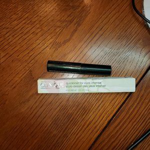 Clinique Quickliner for Eyes Intense 09 Intense Ebony and Clinique Mascara